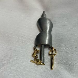 Ultra Craft Mannequin Brooch